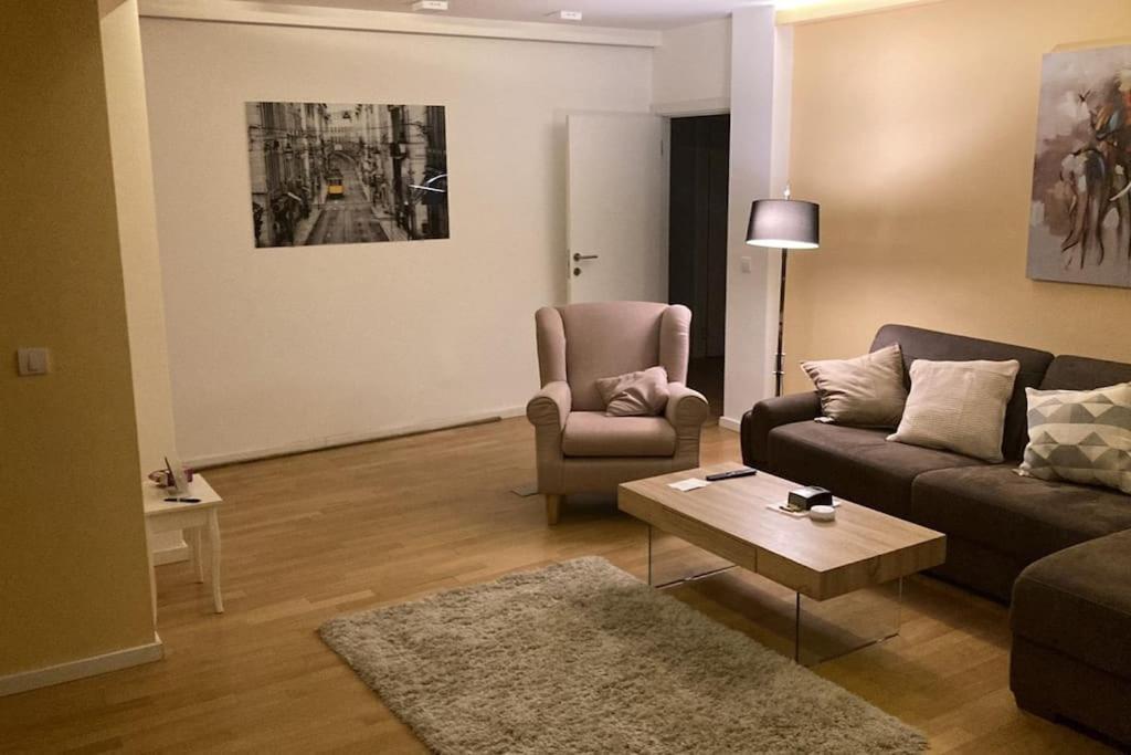 Crown Central Three Bedroom Apartment Beograd Eksteriør bilde