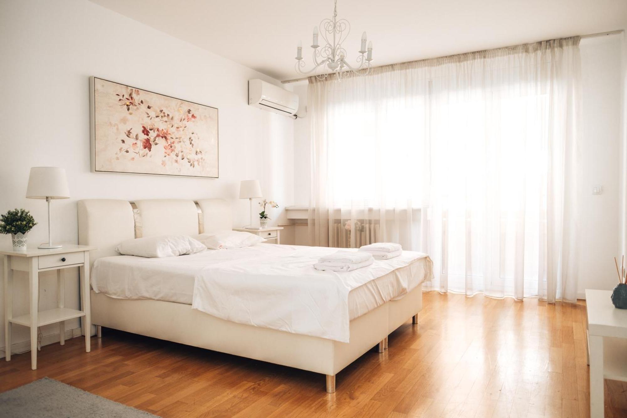 Crown Central Three Bedroom Apartment Beograd Eksteriør bilde