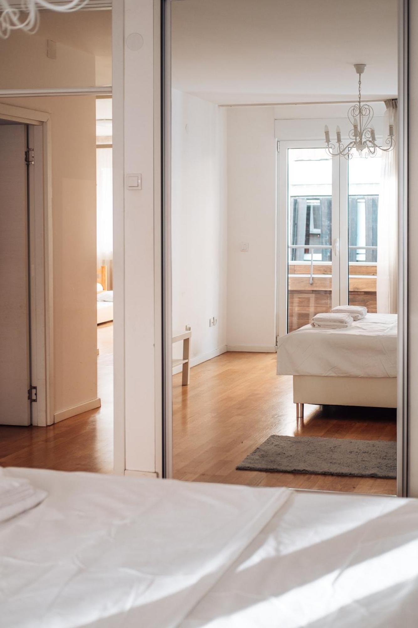 Crown Central Three Bedroom Apartment Beograd Eksteriør bilde