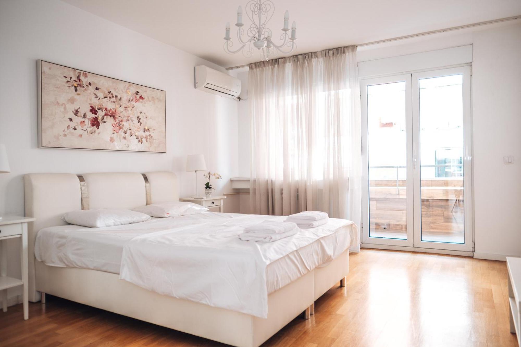 Crown Central Three Bedroom Apartment Beograd Eksteriør bilde