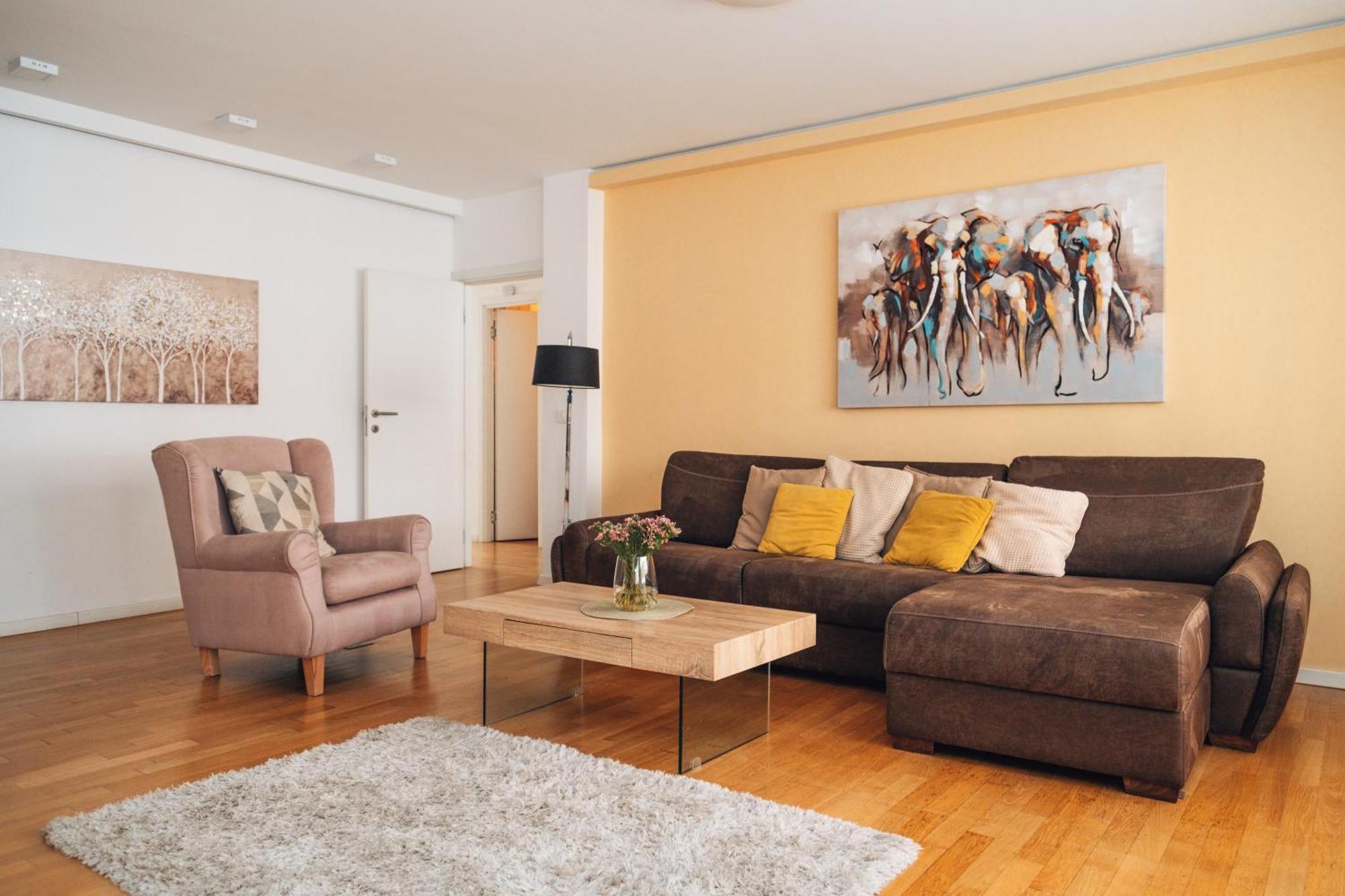 Crown Central Three Bedroom Apartment Beograd Eksteriør bilde