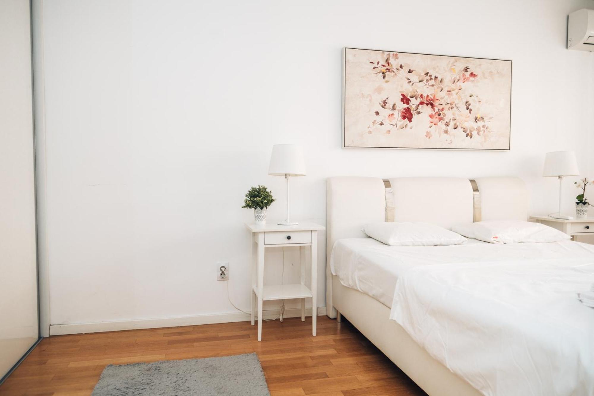 Crown Central Three Bedroom Apartment Beograd Eksteriør bilde