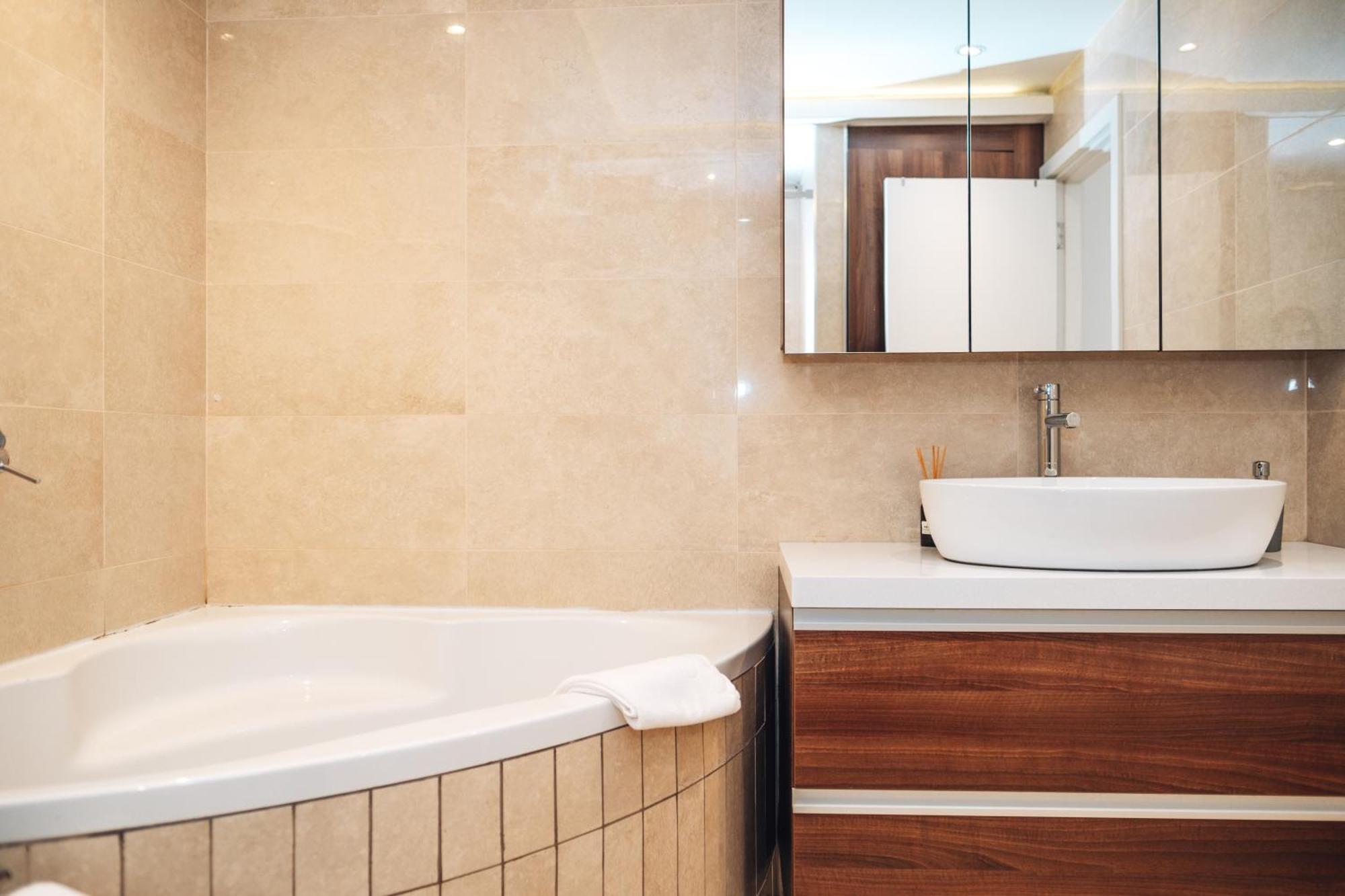 Crown Central Three Bedroom Apartment Beograd Eksteriør bilde